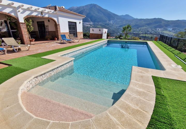 Landejendom i Alcaucin, Malaga, Alcaucin - € 374.950 | Ref: AX1379 - foto 1
