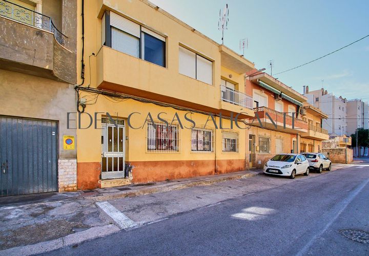 Rækkehus i El Campello, Alicante, El Campello - € 420.000 | Ref: 01384/8734 - foto 1