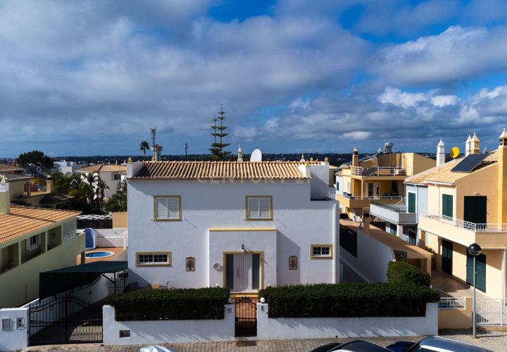 Villa a Alcantarilha, Faro, Alcantarilha - € 750.000 | Ref: C0507-00205 - foto 1