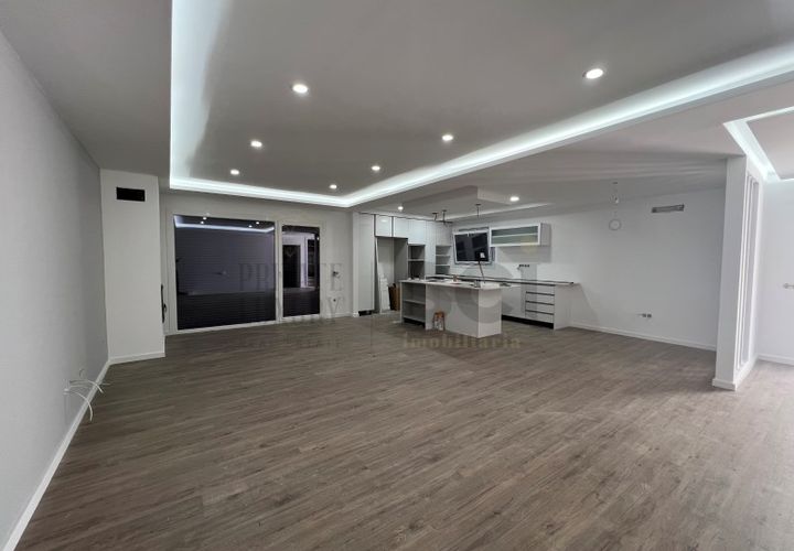 Villa a Amora, Setubal, Amora - € 575.000 | Ref: 10196 - foto 1
