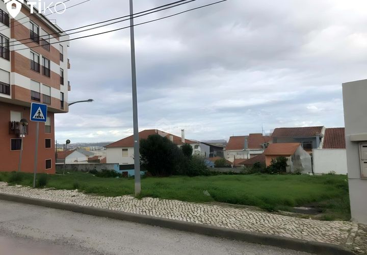 Helårsgrund i Amadora, Lisbon, Amadora - € 85.000 | Ref: PR-236232 - foto 1