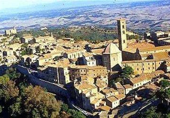 Villa i Volterra, Pisa, Volterra - € 65.000 | Ref: F-24-462435 - foto 1
