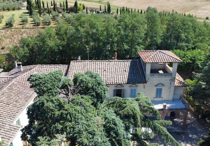 Villa a Siena, Siena, Siena - € 1.300.000 | Ref: C-400-463510 - foto 1