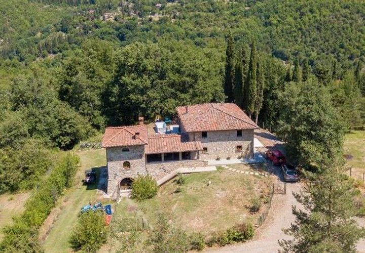Farm hus i Bibbiena, Arezzo, Bibbiena - € 995.000 | Ref: C-325-464092 - foto 1