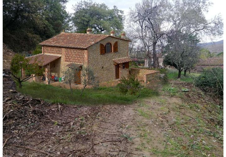 Farm hus i Volterra, Pisa, Volterra - € 100.000 | Ref: C-04-464111 - foto 1