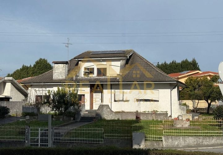 Villa a Nogueira, Porto, Nogueira - € 475.000 | Ref: RL-475-316 - foto 1