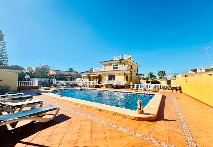 Villa a Torrevieja, Alicante, Torrevieja - € 610.000 | Ref: SH217 - foto 1