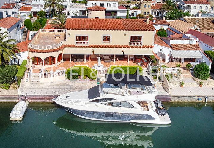 Villa a Empuriabrava, Gerona, Empuriabrava - € 4.490.000 | Ref: W-02WWYN - foto 1