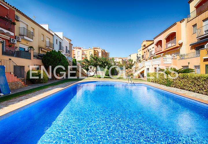 Rækkehus i Empuriabrava, Gerona, Empuriabrava - € 348.000 | Ref: W-02X8ZC - foto 1