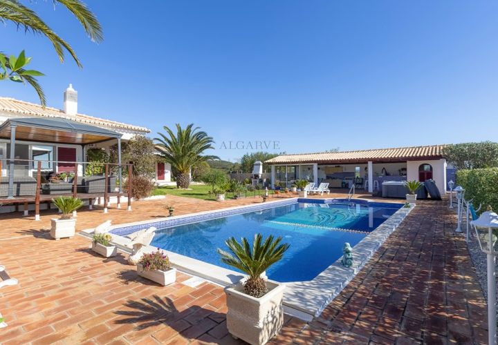 Villa a Bensafrim, Faro, Bensafrim - € 1.150.000 | Ref: M0125 - foto 1