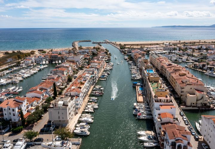 Rækkehus i Empuriabrava, Gerona, Empuriabrava - € 639.000 | Ref: W-02WY6B - foto 1