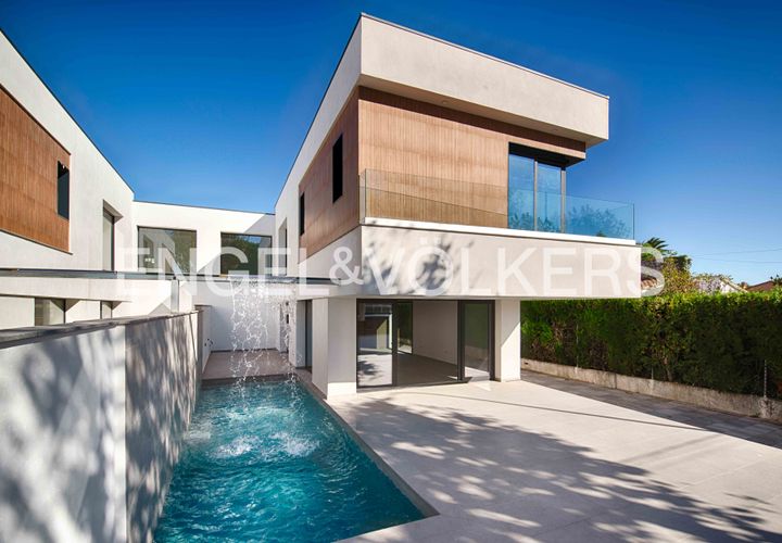 Villa i Empuriabrava, Gerona, Empuriabrava - € 795.000 | Ref: W-02XRX4 - foto 1