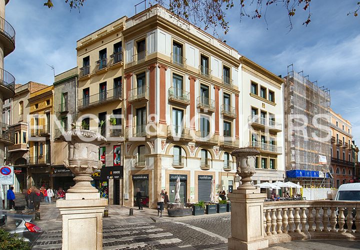 Villa a Figueres, Gerona, Figueres - € 1.100.000 | Ref: W-02DI4T - foto 1