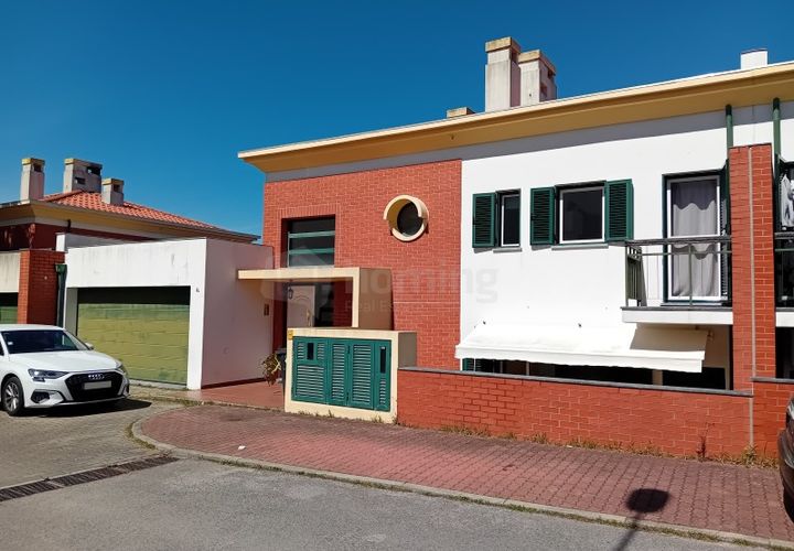 Villa a Barcarena, Lisbon, Barcarena - € 650.000 | Ref: CAS_2320 - foto 1