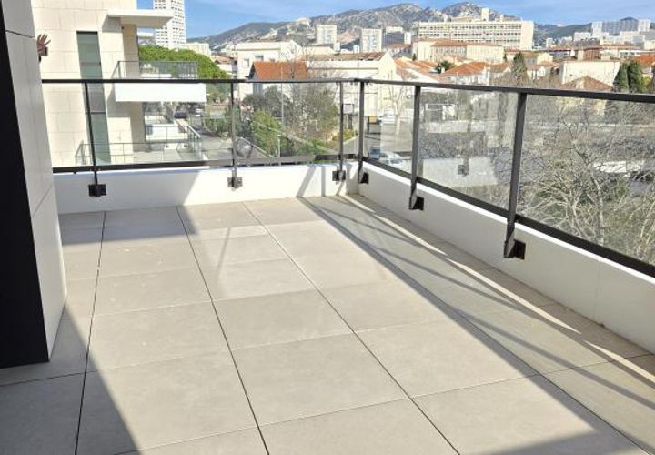 Leilighet i Marseille, Bouches-du-Rhone, Marseille - € 475 000 | Ref: T3_70m__20m__de_terrasse__box - foto 1