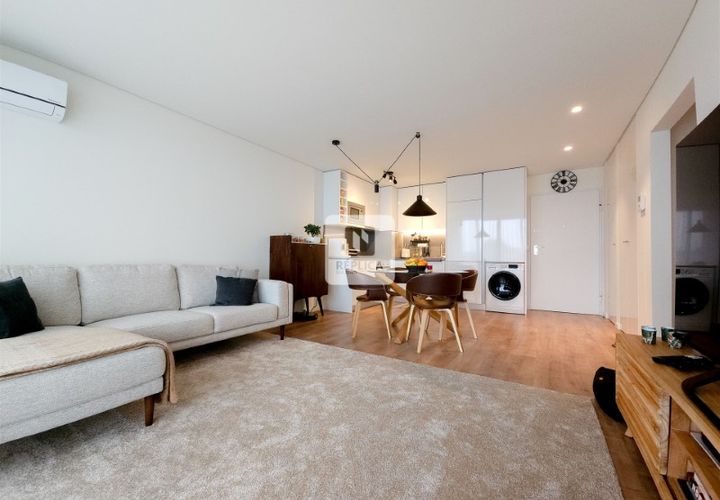 Lejlighed i Oliveira do Douro, Porto, Oliveira do Douro - € 215.000 | Ref: RN0233-RE2 - foto 1