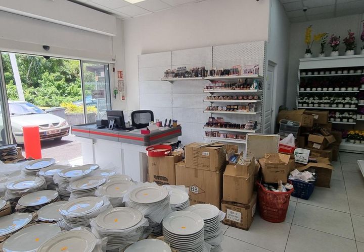 L'establiment comercial a Saint-Andre, La Reunion, Saint-Andre - € 67.200/mes | Ref: 6402 - foto 1