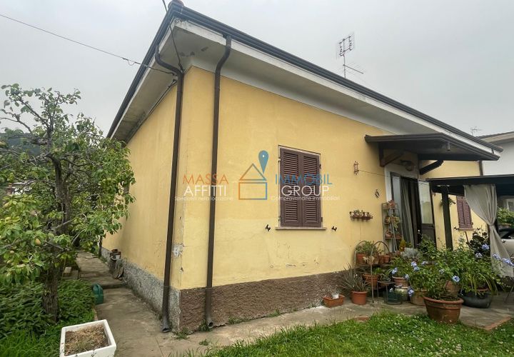 Villa a Carrara, Massa and Carrara, Carrara - € 240.000 | Ref: 3074 - foto 1