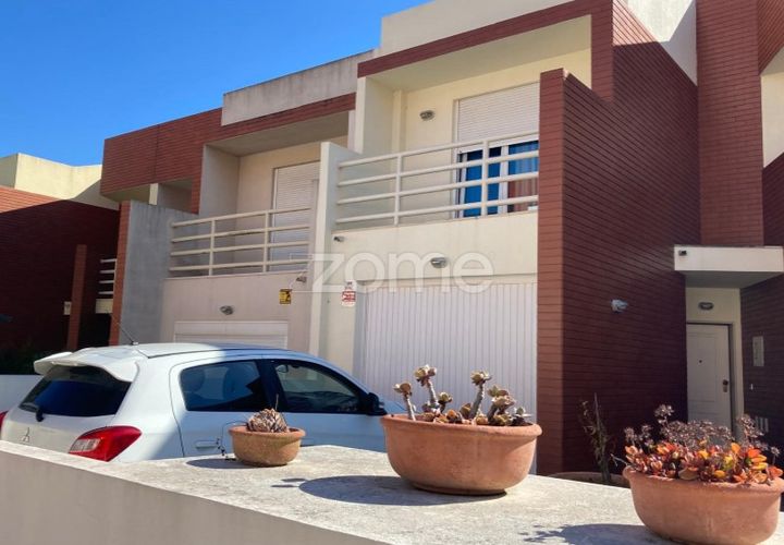 Villa i Oeiras, Lisbon, Oeiras - € 850.000 | Ref: ZMPT569011 - foto 1