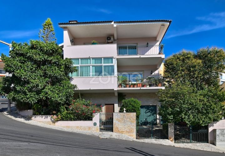 Villa i Carcavelos, Lisbon, Carcavelos - € 1.095.000 | Ref: ZMPT570529 - foto 1
