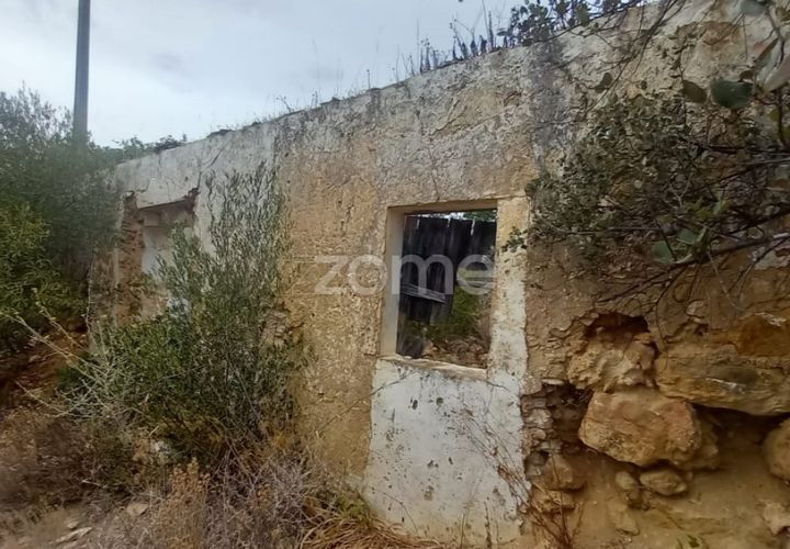 Villa i Estoi, Faro, Estoi - € 108.000 | Ref: ZMPT562414 - foto 1