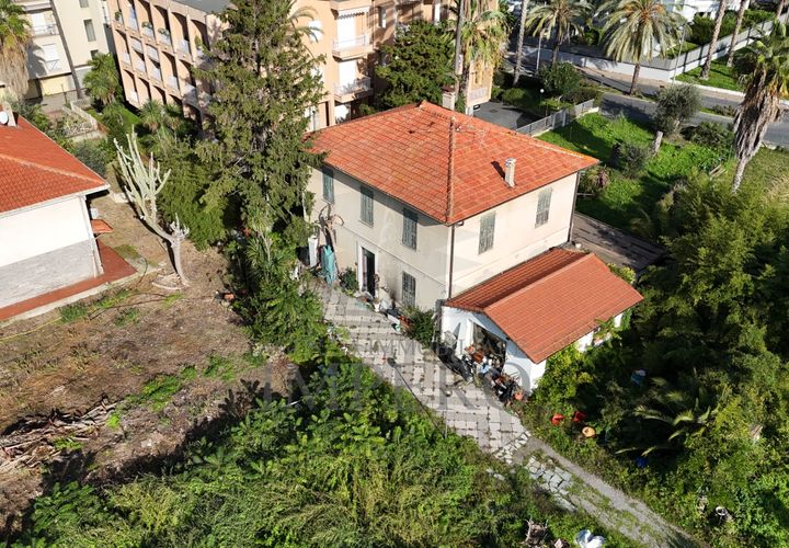 Villa i Bordighera, Imperia, Bordighera - € 1.000.000 | Ref: 23071 - foto 1
