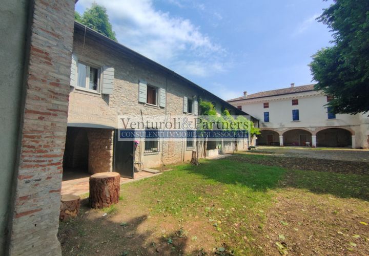 Villa i Bedizzole, Brescia, Bedizzole - € 650.000 | Ref: vp089 - foto 1