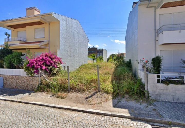 Helårsgrund i Maia, Porto, Maia - € 140.000 | Ref: RO2400 - foto 1