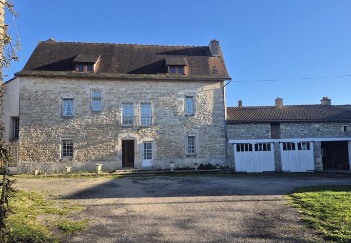 Villa i Besse, Charente, Besse - € 245 000 | Ref: 245_FLR-0022588 - foto 1