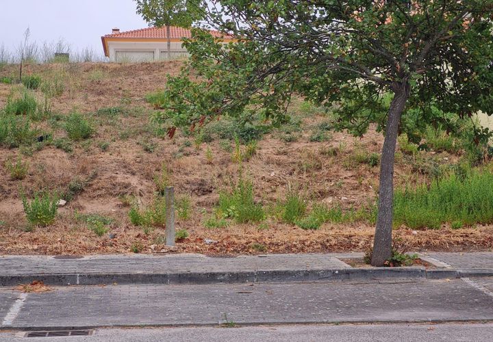 Helårsgrund i Entroncamento, Santarem, Entroncamento - € 44.000 | Ref: C0452-00152 - foto 1