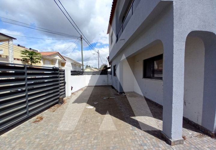 Villa i Corroios, Setubal, Corroios - € 445.000 | Ref: 1210666/25SX - foto 1