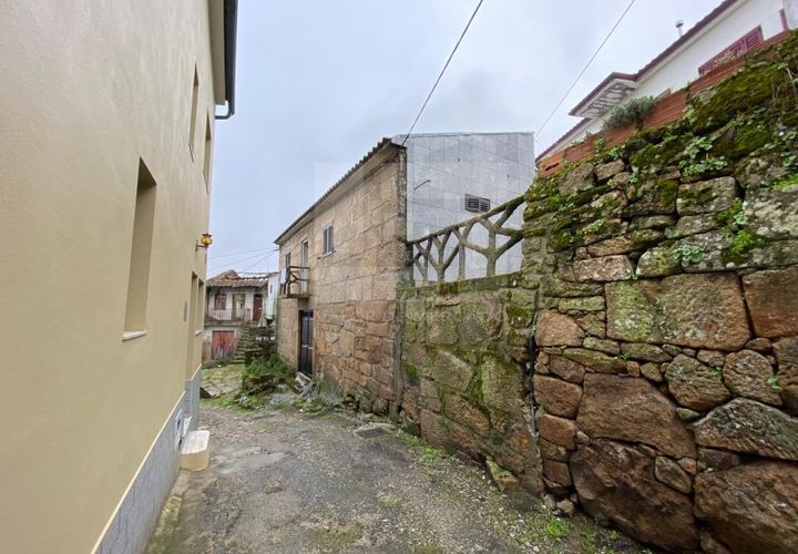 Villa a Alijo, Vila Real, Alijo - € 50.000 | Ref: SGI 7269 - foto 1