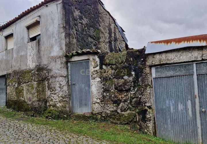 Villa i Viseu, Viseu, Viseu - € 50.000 | Ref: C0203-02239 - foto 1