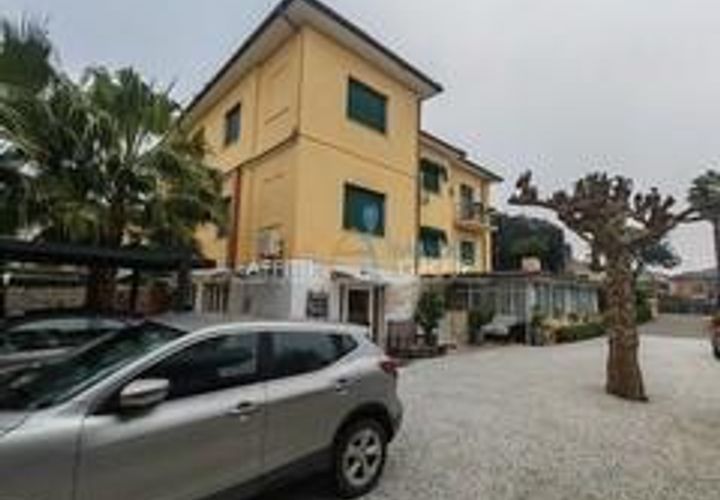 Villa i Massa, Massa and Carrara, Massa - € 1.500.000 | Ref: 3343 - foto 1