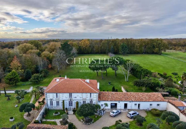Villa en Saintes, Charente-Maritime, Saintes - € 1.060.000 | Ref: OD1049 - photo 1