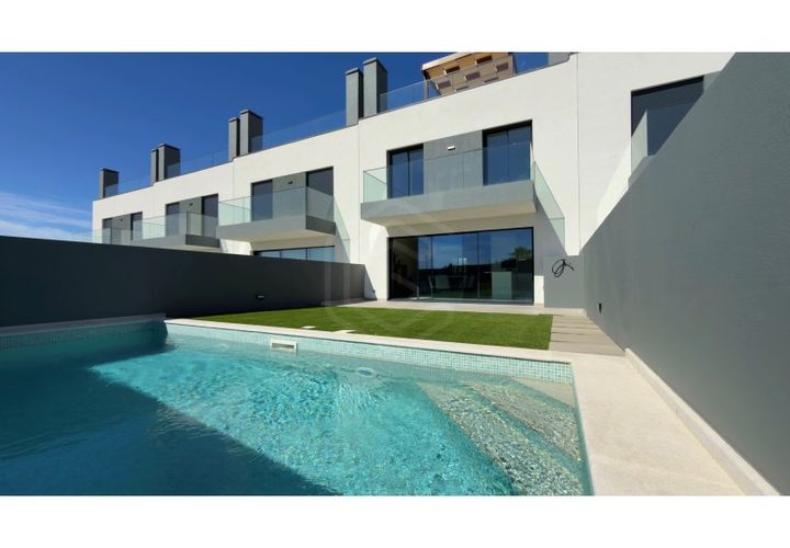 Rækkehus i Montenegro, Faro, Montenegro - € 850.000 | Ref: HAB_52709_L7 - foto 1