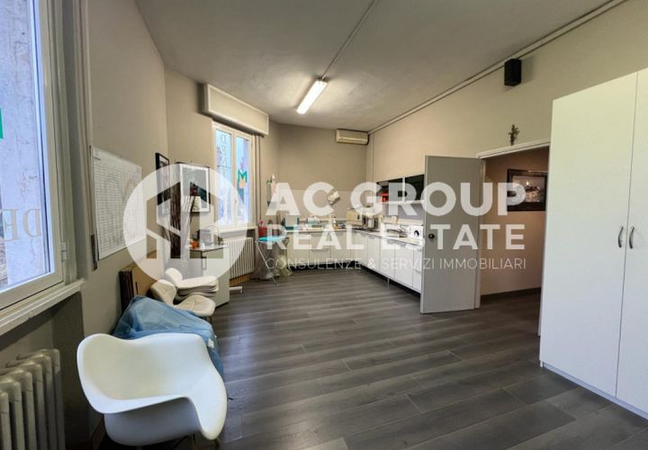 Erhvervsejendom i Saronno, Varese, Saronno - € 165.000 | Ref: uff.saronno.mr - foto 1