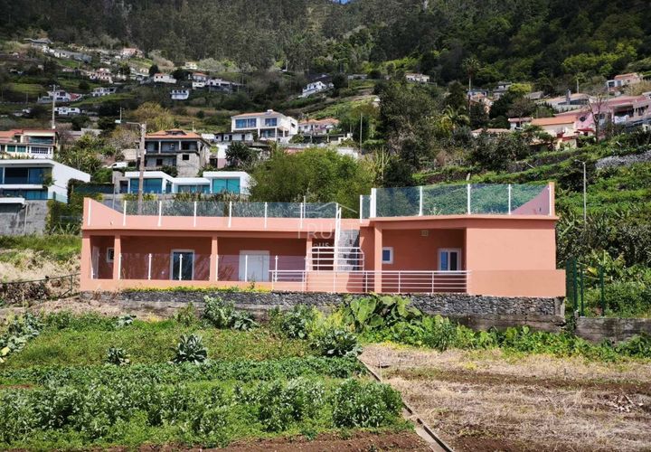 Villa i Calheta, Madeira, Calheta - € 315.000 | Ref: MOR017 - foto 1