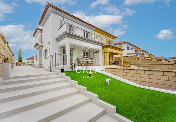 Rækkehus i Adeje, Tenerife, Adeje - € 1.100.000 | Ref: 1142 - foto 1