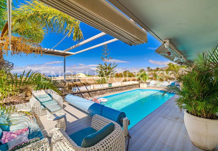 Villa a Torviscas, Tenerife, Torviscas - € 1.200.000 | Ref: W-02YXKB - foto 1
