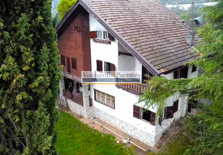 Villa a Salo, Brescia, Salo - € 850.000 | Ref: vp050 - foto 1