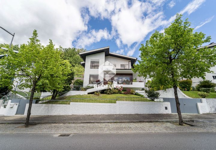 Villa i Amares, Braga, Amares - € 365.000 | Ref: RU01-40166 - foto 1