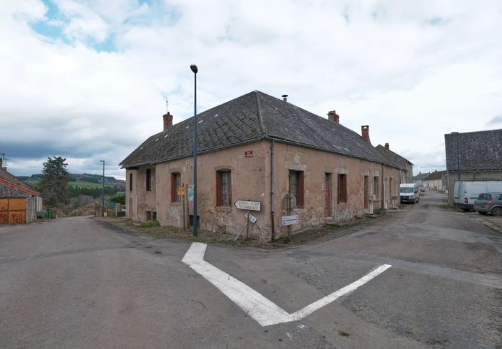 Villa a Roussillon-en-Morvan, Saone-et-Loire, Roussillon-en-Morvan - € 55.000 | Ref: KB-23120 - foto 1