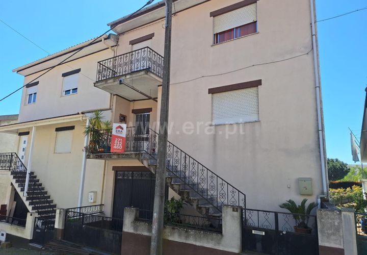 Landsbyhus i Meda, Guarda, Meda - € 125.000 | Ref: 046250057 - foto 1