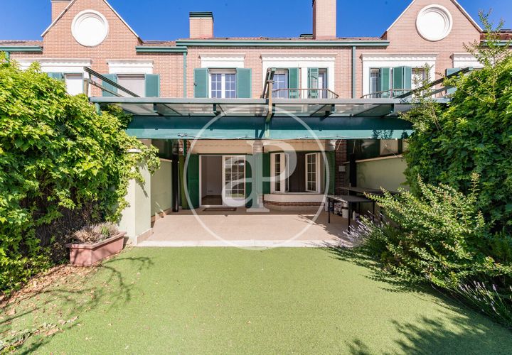 Villa a La Moraleja, Madrid, La Moraleja - € 1.650.000 | Ref: VMN2504001 - foto 1