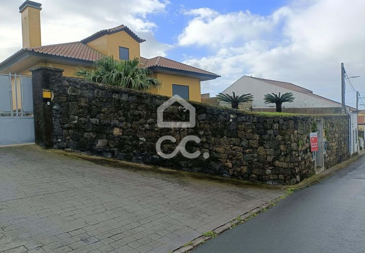 Villa a Lagoa, Sao Miguel, Lagoa - € 599.950 | Ref: 326/M/03666 - foto 1