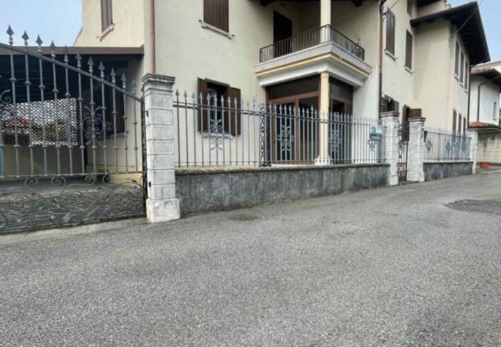 Villa a Pordenone, Pordenone, Pordenone - € 525.000 | Ref: 2288-072 - foto 1