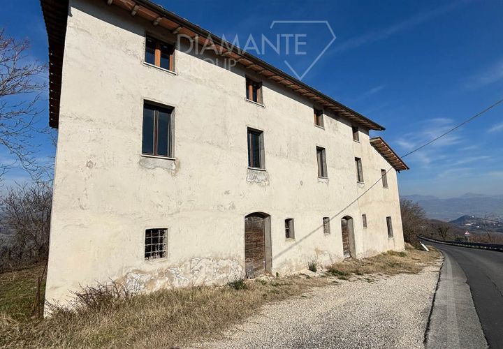 Farm hus i Gubbio, Perugia, Gubbio - € 300.000 | Ref: GU6360 - foto 1