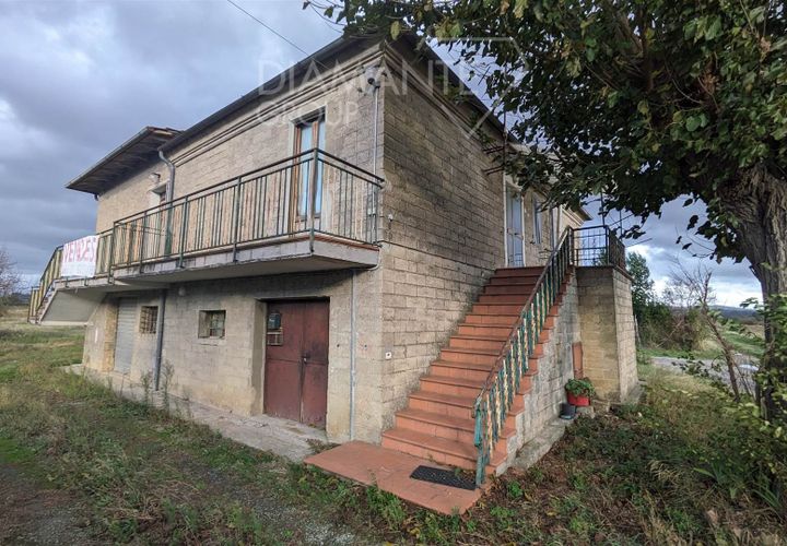 Villa a Chiusi, Siena, Chiusi - € 120.000 | Ref: SI8807 - foto 1