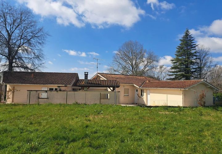 Villa a Casseuil, Gironde, Casseuil - € 299.000 | Ref: 117 - foto 1